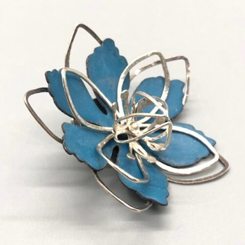 Alternative view of Flower Pin