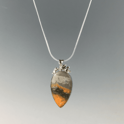 Alternative view of Pendant