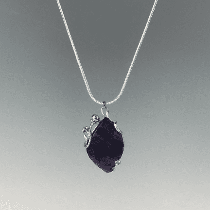 Alternative view of Pendant