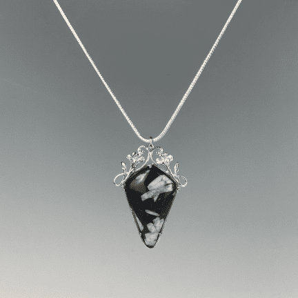 Alternative view of Pendant