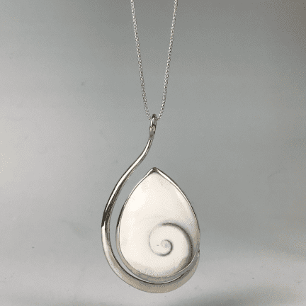 Alternative view of Pendant