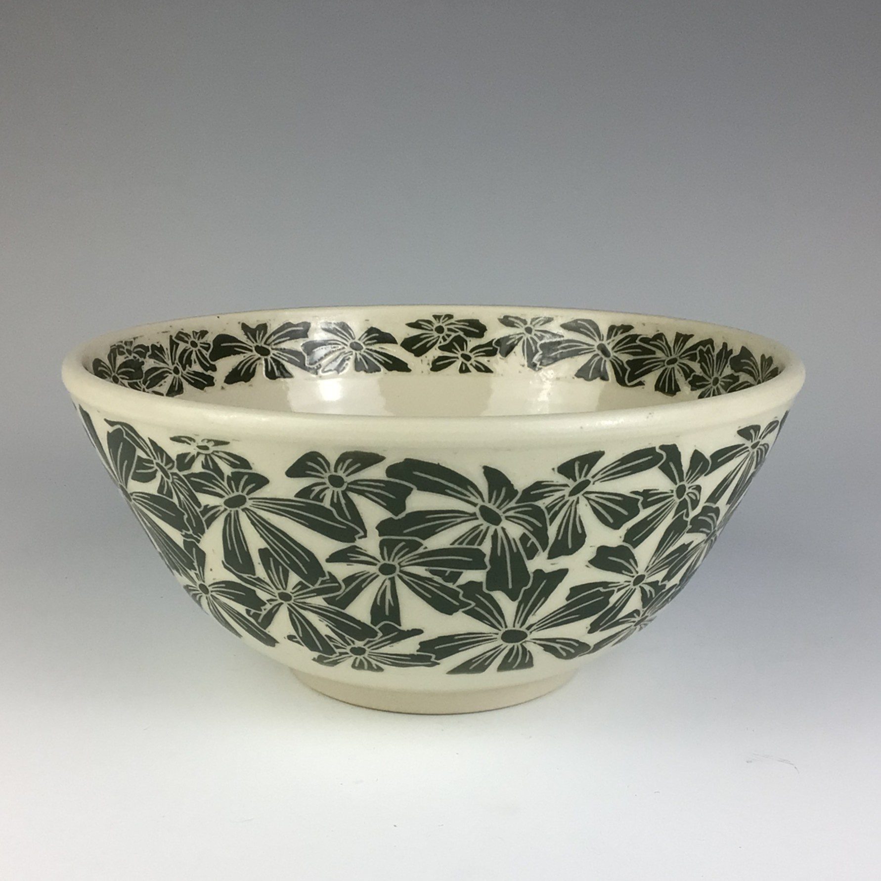 Green Daisy Serving Bowl