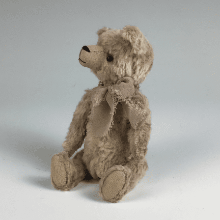 Alternative view of Bear - "Charlotte"