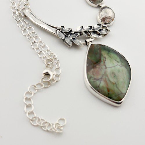 Alternative view of Chrysoprase and Quartz Necklace