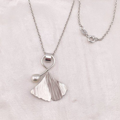 Alternative view of Ginkgo Leaf with Pearl Necklace